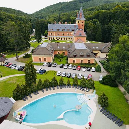 Kastelyhotel Sasvar Resort Paradsasvar Ngoại thất bức ảnh