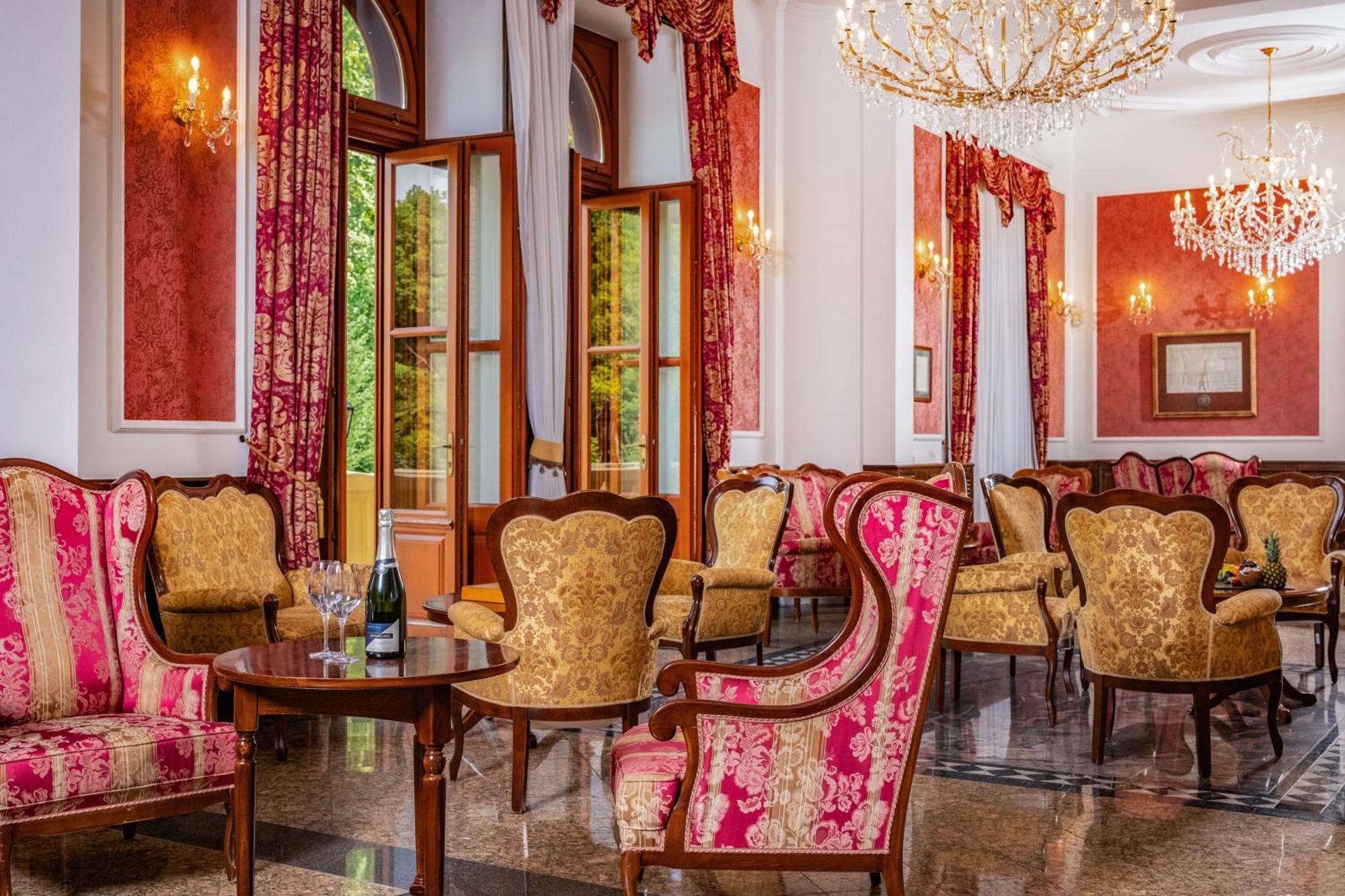 Kastelyhotel Sasvar Resort Paradsasvar Ngoại thất bức ảnh
