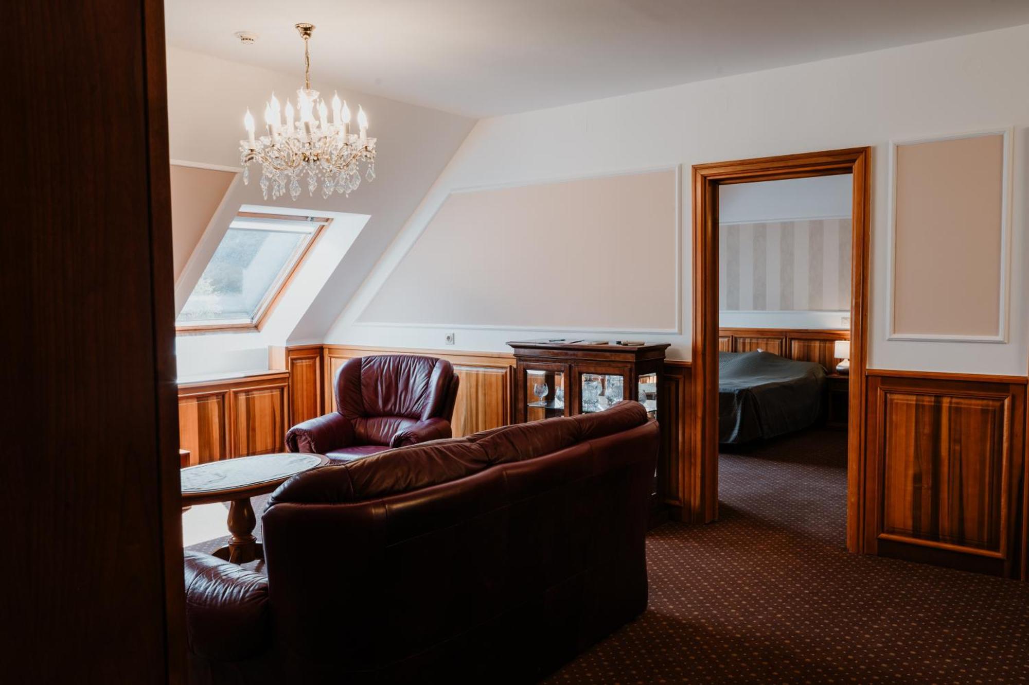 Kastelyhotel Sasvar Resort Paradsasvar Ngoại thất bức ảnh