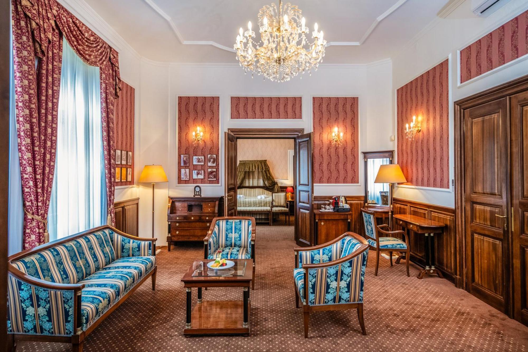 Kastelyhotel Sasvar Resort Paradsasvar Ngoại thất bức ảnh