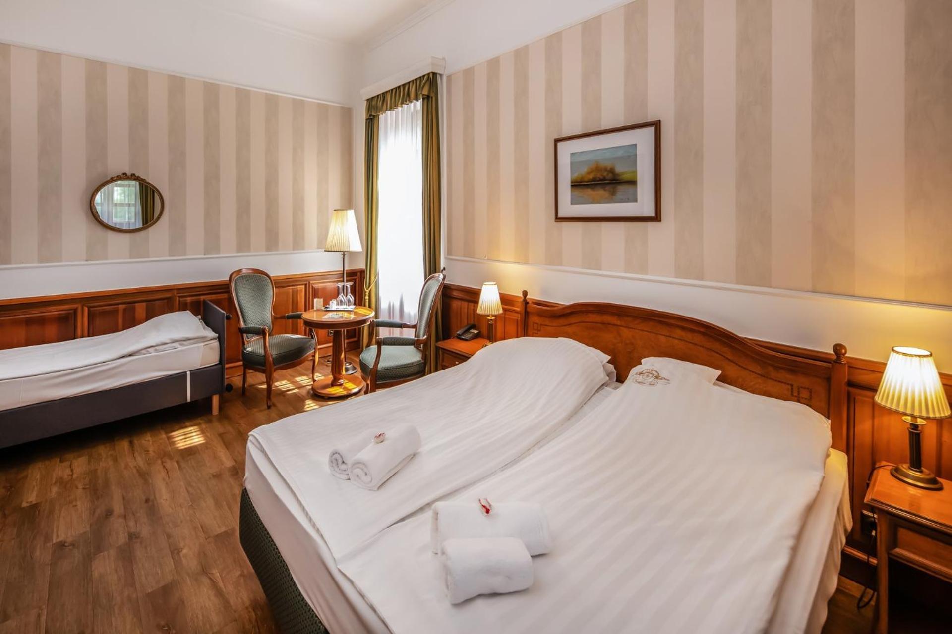Kastelyhotel Sasvar Resort Paradsasvar Ngoại thất bức ảnh