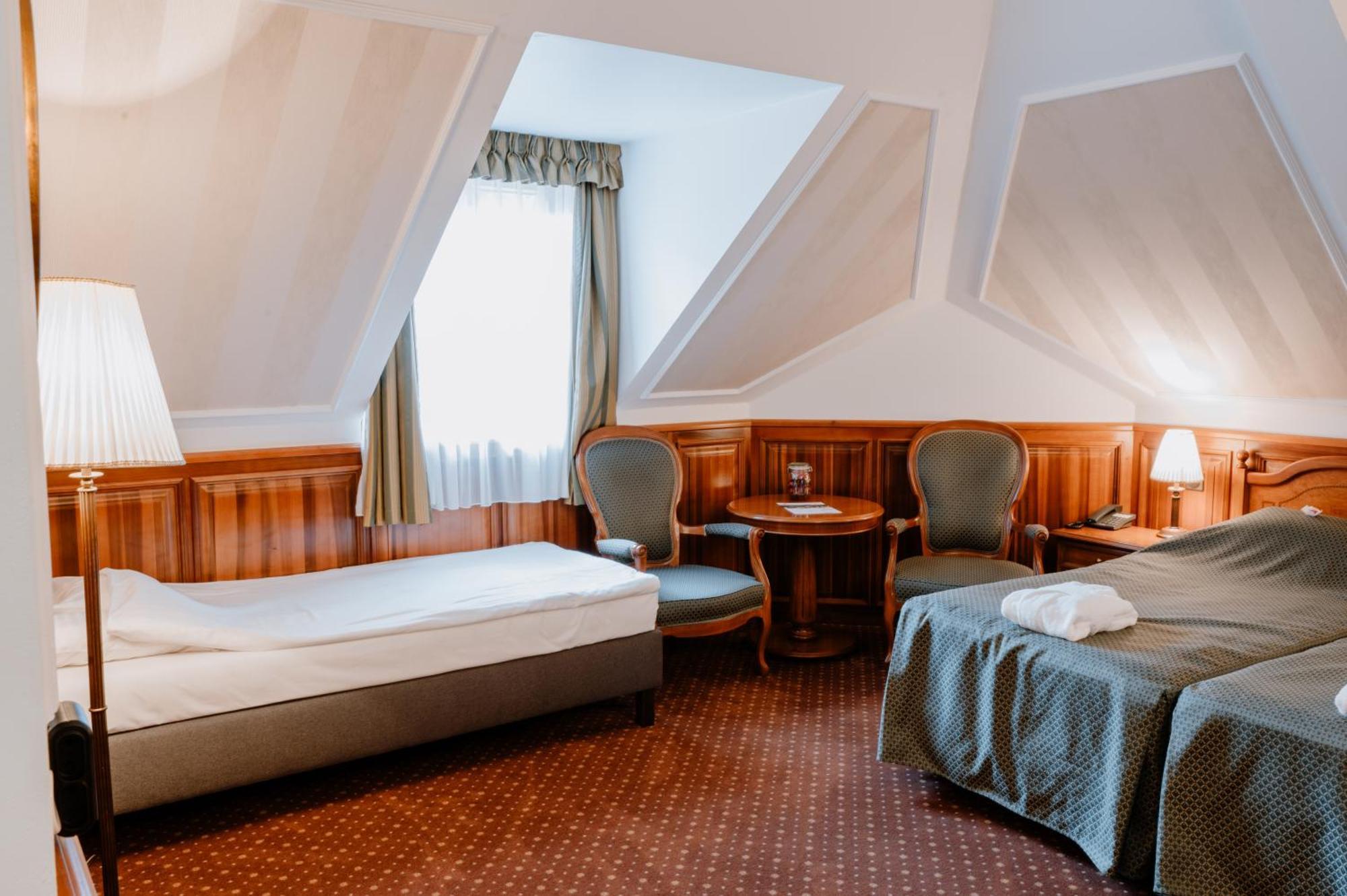 Kastelyhotel Sasvar Resort Paradsasvar Ngoại thất bức ảnh