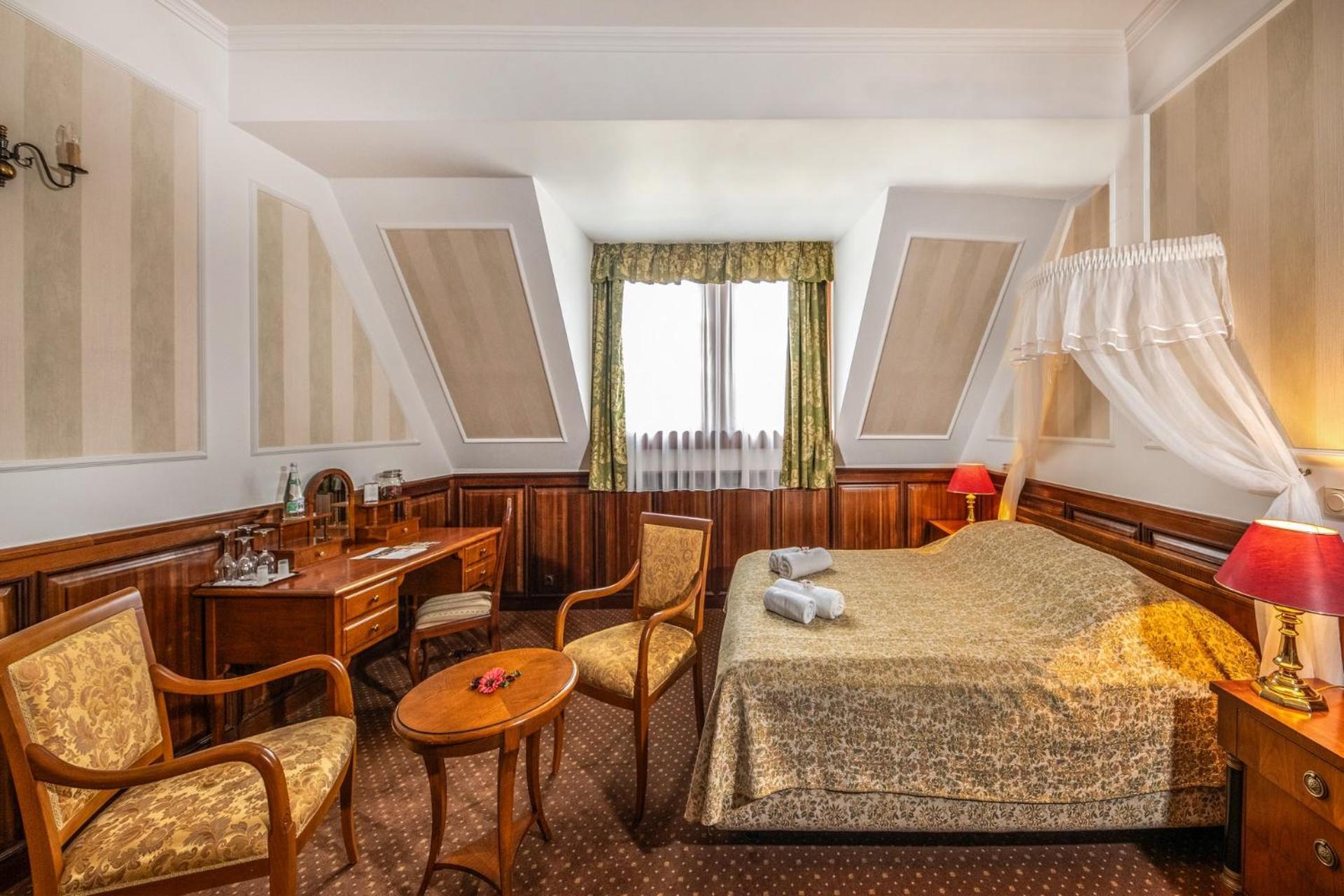 Kastelyhotel Sasvar Resort Paradsasvar Ngoại thất bức ảnh