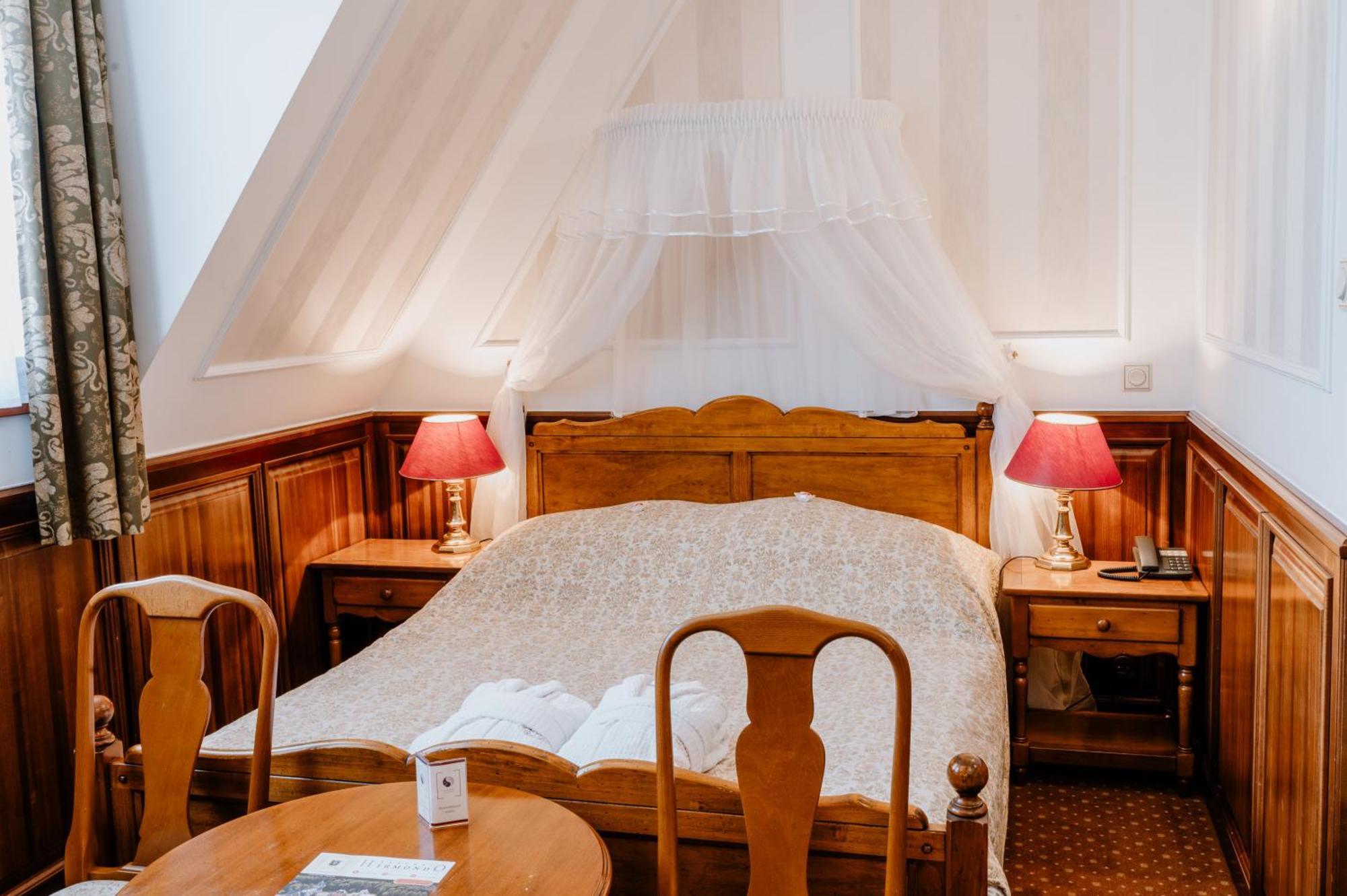 Kastelyhotel Sasvar Resort Paradsasvar Ngoại thất bức ảnh